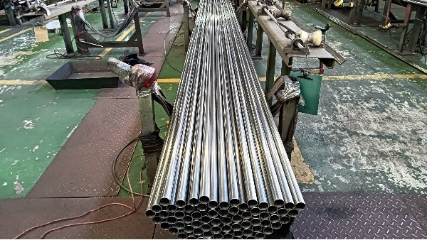 高溫挑戰(zhàn)者：哪些不銹鋼管能經(jīng)受“烈火考驗(yàn)”？